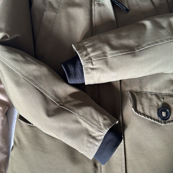 CANADA GOOSE MONTEBELLO PARKA MILITARY GREEN - Picture 9 of 15